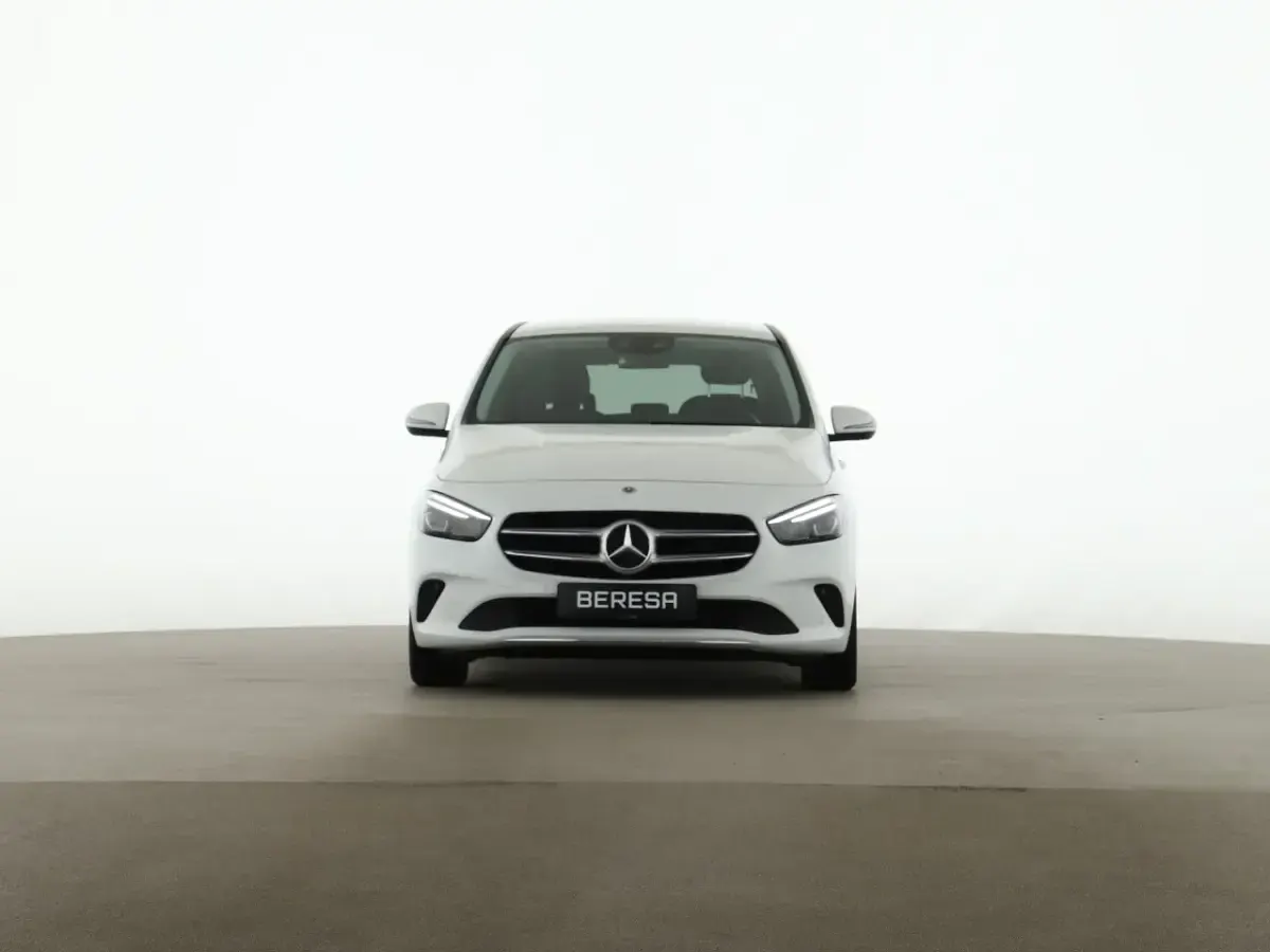 Gebraucht Mercedes B250e Progressive 160 PS (117 kW) 2021 Weiß Kleinwagen