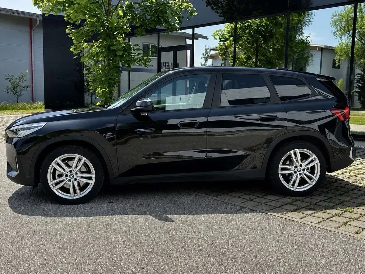 Gebraucht BMW iX1 230 kW (313 PS) 2023 Schwarz SUV