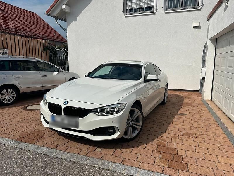 Weiß Gebraucht 2016 BMW 435 Luxury Line Coupé | 19.990 € (Guter Preis) - Bild 1/4