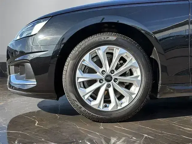 Second-hand Audi A4 Advanced Plus 163 CP (119 kW) 2023 Negru Break