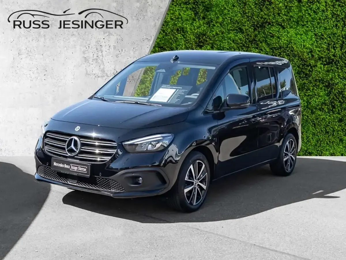 Neu Mercedes T180 Progressive 131 PS (96 kW) 2025 Schwarz Van / Kleinbus