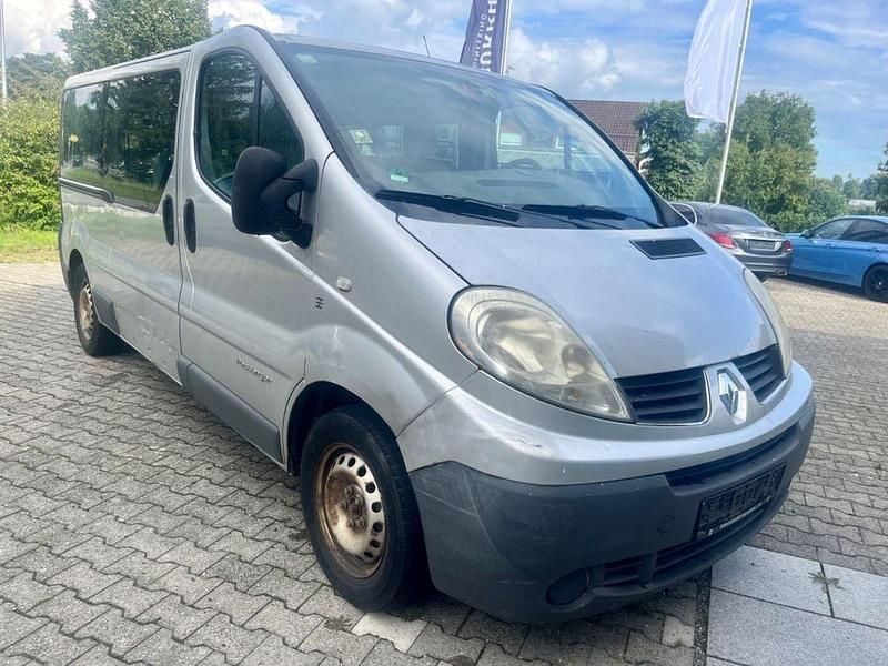 Grau Gebraucht 2008 Renault Trafic Van / Kleinbus | 3.499 € (Guter Preis) - Bild 1/4