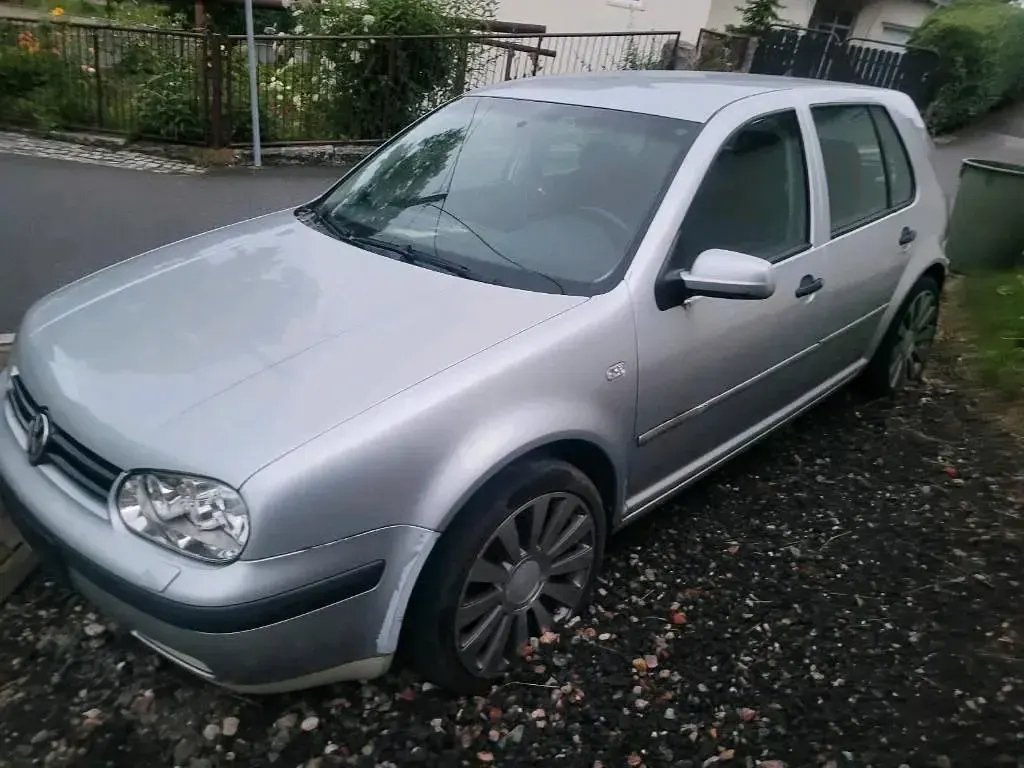 Gebraucht VW Golf IV 105 PS (77 kW) 2002 Silber Kleinwagen
