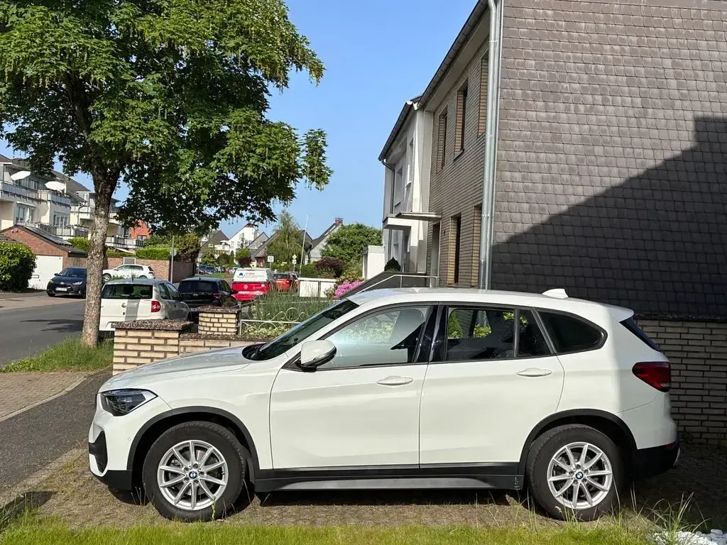 Gebraucht BMW X1 Advantage 140 PS (102 kW) 2020 Weiß SUV