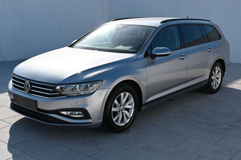Silber Gebraucht 2020 VW Passat Limousine | 14.600 € (Guter Preis) - Bild 1/4