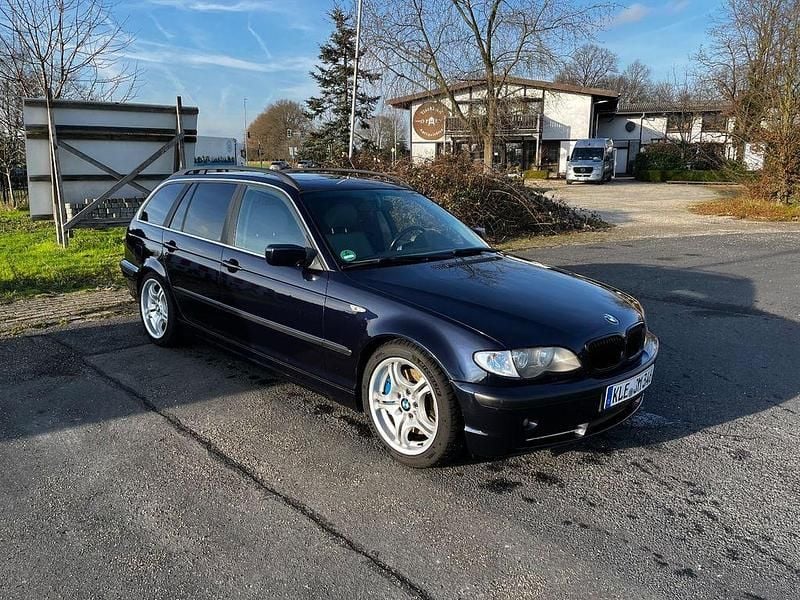 Blau Gebraucht 2003 BMW 330 Kombi | 7.500 € (Fairer Preis) - Bild 1/4