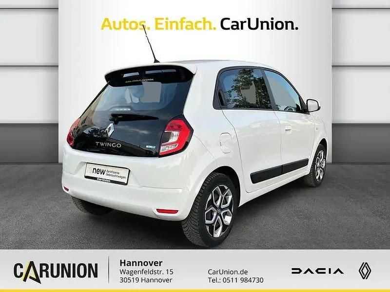 Second-hand Renault Twingo Techno 60 kW (82 CP) 2022 Alb Hatchback