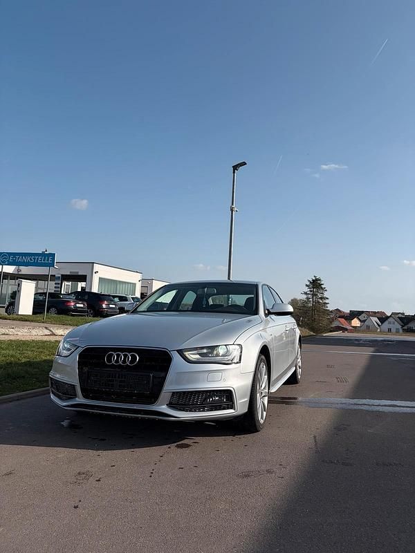 Gebraucht Audi A4 S-Line 150 PS (110 kW) 2014 Silber Limousine
