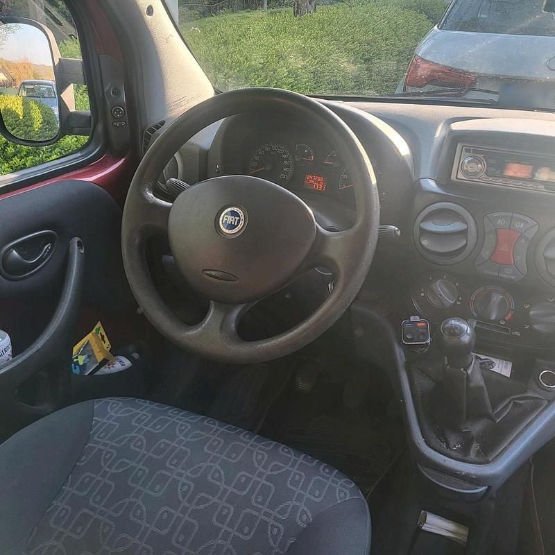 Gebraucht Fiat Doblò Dynamic 105 PS (77 kW) 2005 Rot Van / Kleinbus
