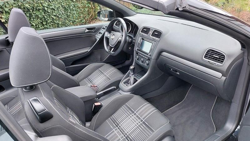 Gebraucht VW Golf Cabriolet LOUNGE 105 PS (77 kW) 2016 Schwarz Cabrio