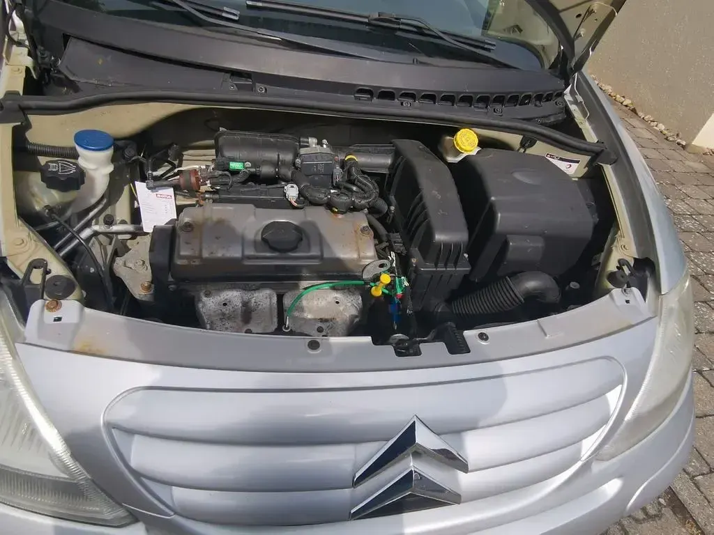 Gebraucht Citroën C3 Comfort 60 PS (44 kW) 2008 Silber Limousine