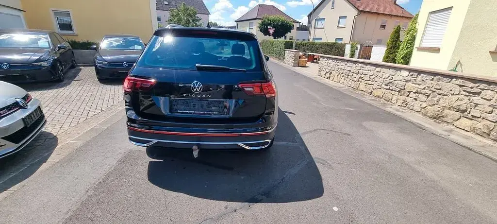 Gebraucht VW Tiguan Elegance 150 PS (110 kW) 2022 Deep black SUV