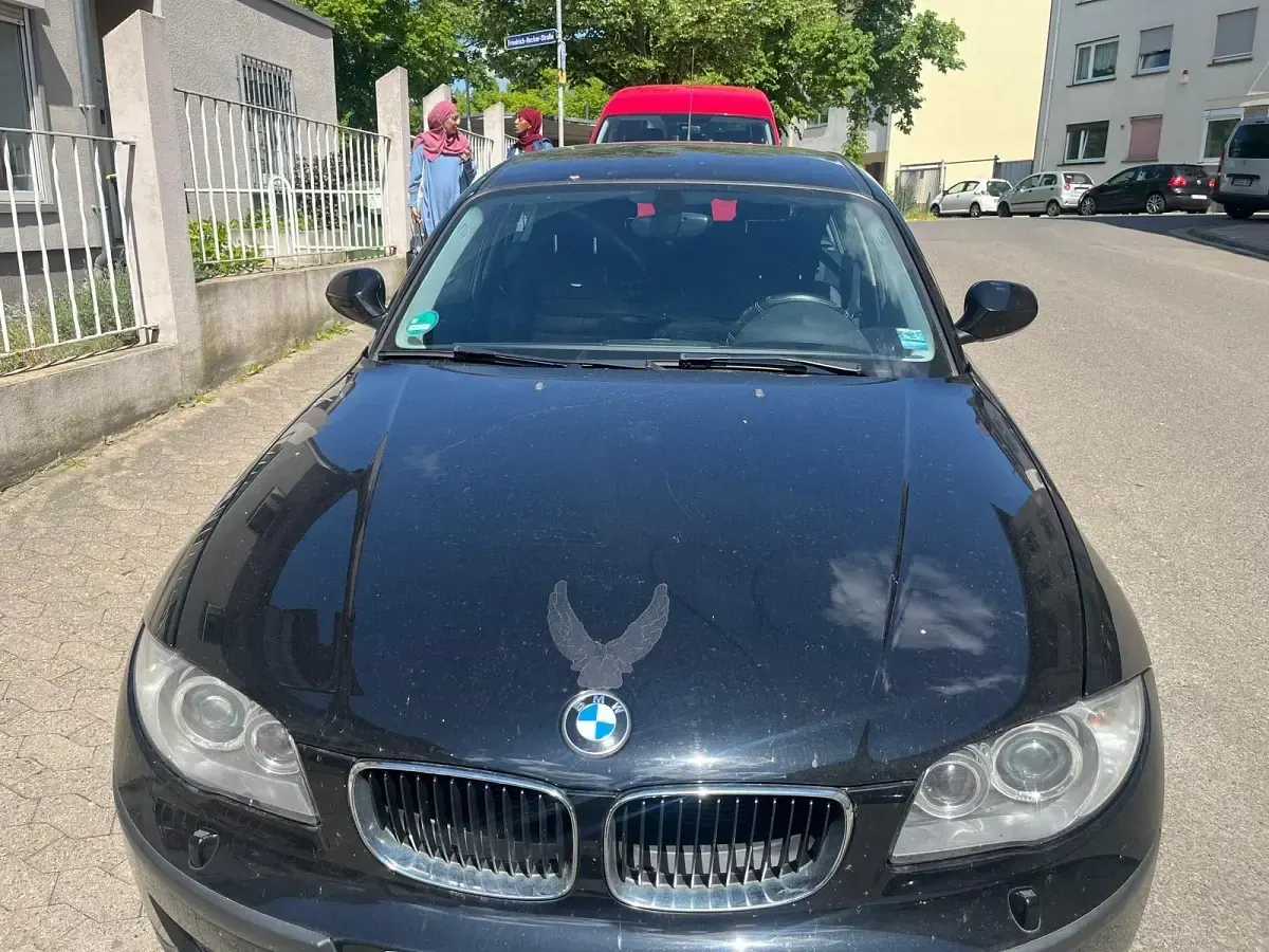 Gebraucht BMW 116 122 PS (89 kW) 2011 Schwarz Kleinwagen