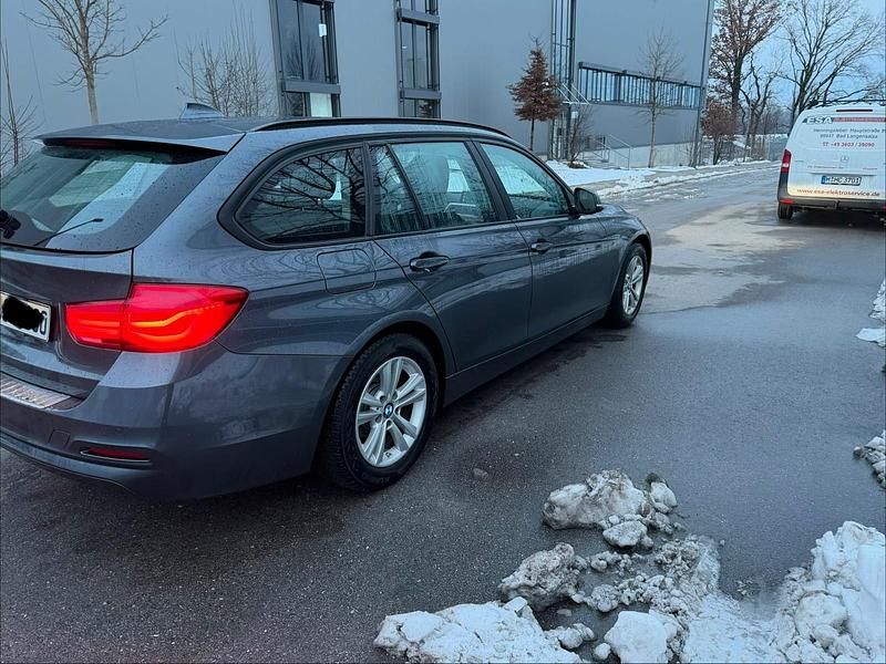 Gebraucht BMW 320 190 PS (139 kW) 2018 Grau Kombi