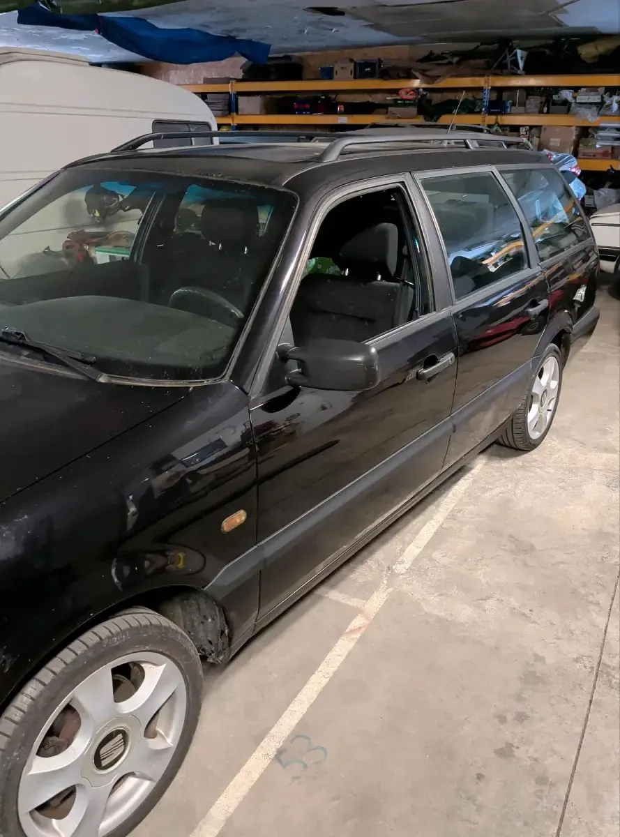 Gebraucht VW Passat 90 PS (66 kW) 1995 Schwarz Kombi