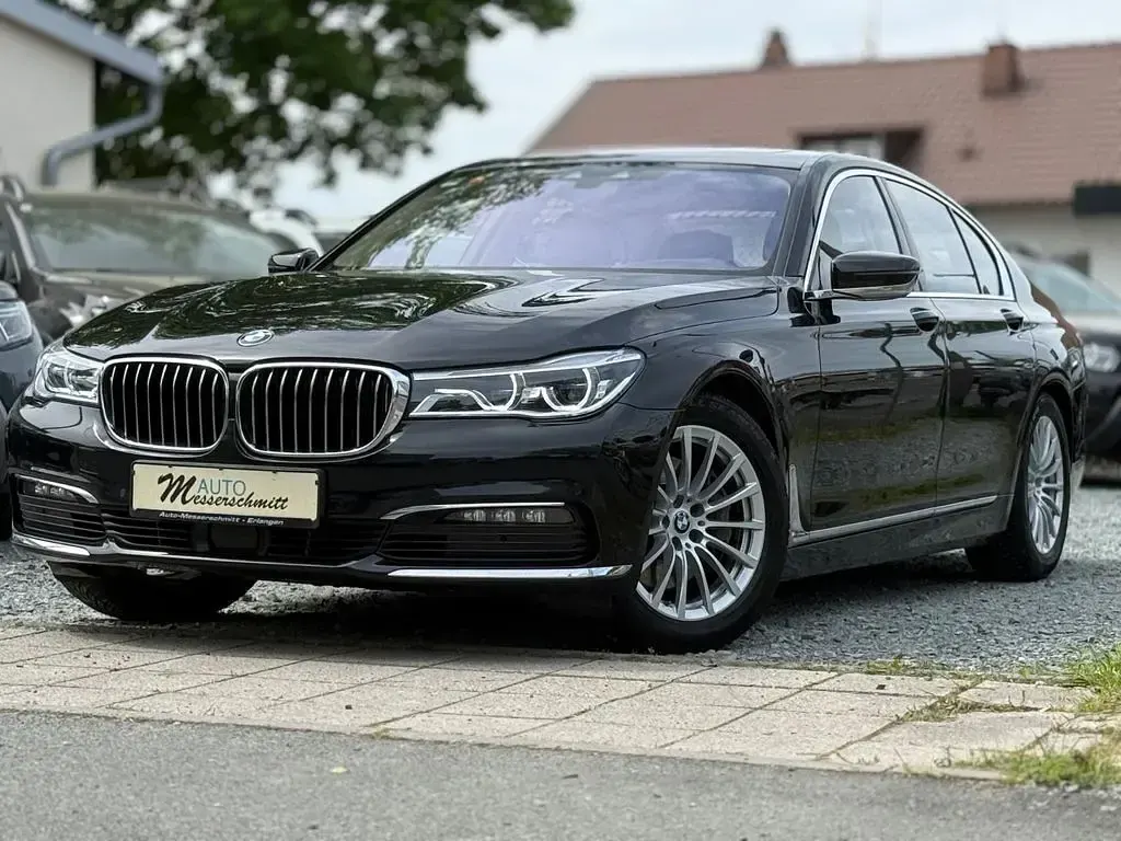 Gebraucht BMW 730 265 PS (194 kW) 2018 Saphirschwarz Limousine