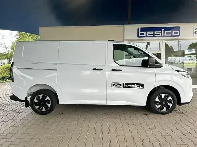 Gebraucht Ford Transit Custom Trend 233 PS (171 kW) 2025 Frozen white (weiss) Van / Kleinbus