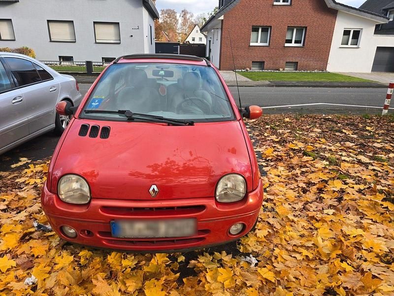Rot Gebraucht 2004 Renault Twingo Kleinwagen | 1.090 € (Fairer Preis) - Bild 1/4