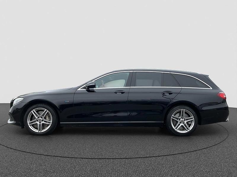 Second-hand Mercedes E300 306 CP (225 kW) 2020 Negru Break
