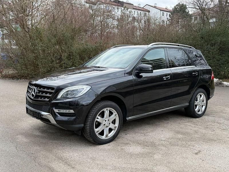 Gebraucht Mercedes ML350 258 PS (189 kW) 2012 Schwarz SUV