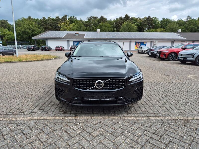 Gebraucht Volvo V60 Plus 455 PS (334 kW) 2025 Schwarz Kombi