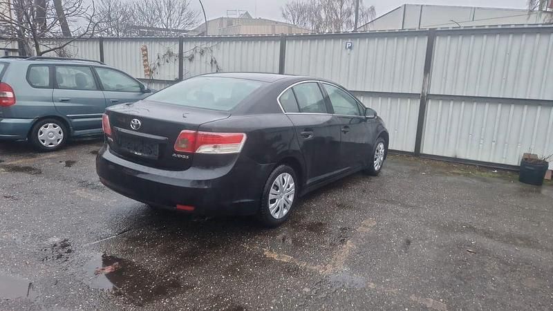 Gebraucht Toyota Avensis 132 PS (97 kW) 2010 Schwarz Limousine