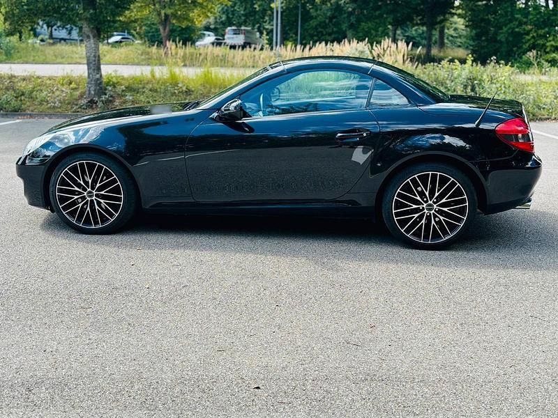 Gebraucht Mercedes SLK200 183 PS (134 kW) 2010 Schwarz Cabrio