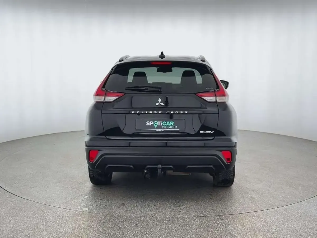 Gebraucht Mitsubishi Eclipse Cross Basis 188 PS (138 kW) 2022 Schwarz SUV