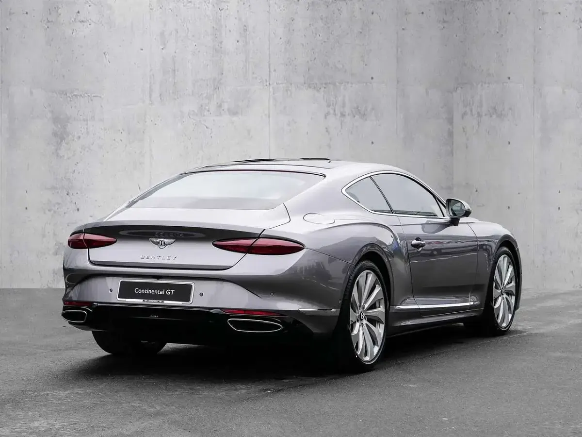 Neu Bentley Continental 680 PS (500 kW) 2025 Silver tempest Coupé