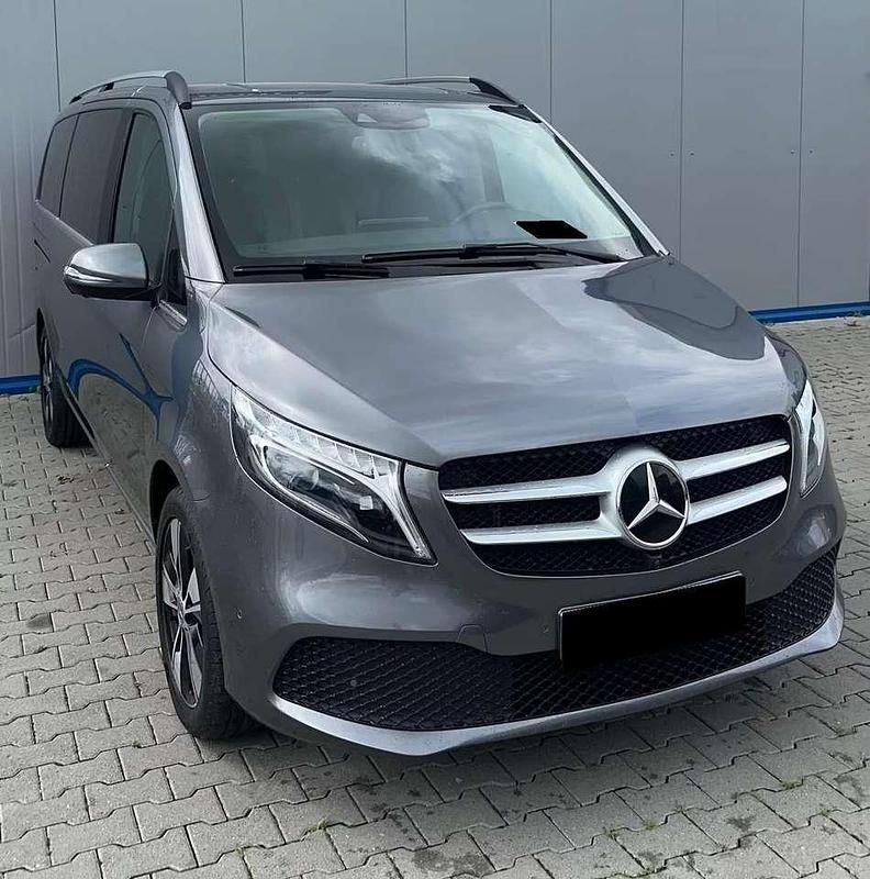 Grau Gebraucht 2020 Mercedes V250 Van / Kleinbus | 39.000 € (Superpreis) - Bild 1/4