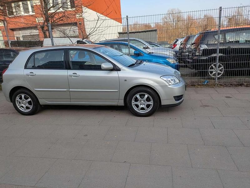 Gebraucht Toyota Corolla Luna 97 PS (71 kW) 2005 Silver metallic Kleinwagen