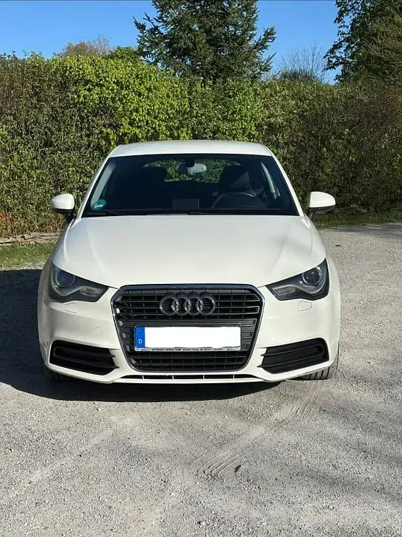 Gebraucht Audi A1 Sportback Ambition 86 PS (63 kW) 2012 Weiß Kleinwagen