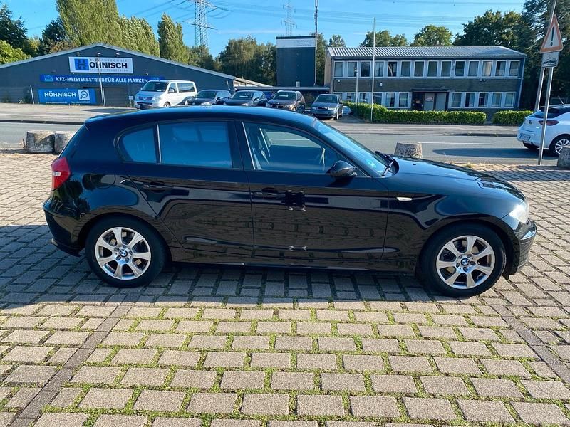 Gebraucht BMW 118 143 PS (105 kW) 2009 Schwarz Kleinwagen