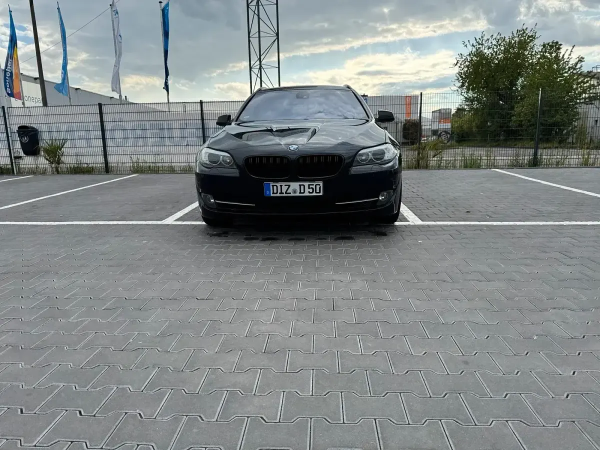 Gebraucht BMW 525 218 PS (160 kW) 2013 Schwarz Kombi