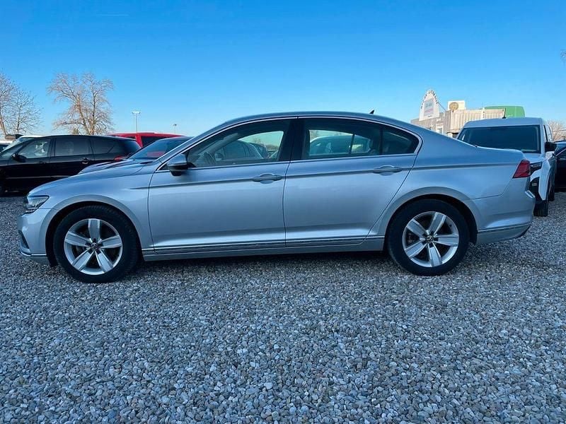 Gebraucht VW Passat Elegance 150 PS (110 kW) 2021 Silber Limousine