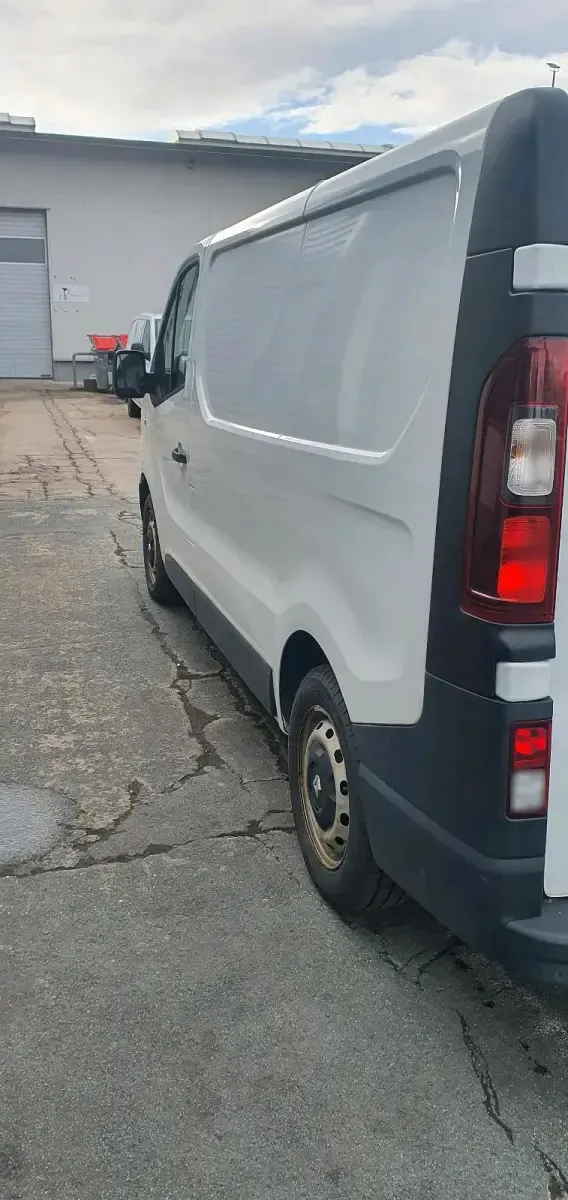 Gebraucht Renault Trafic 95 PS (69 kW) 2019 Weiß Van / Kleinbus