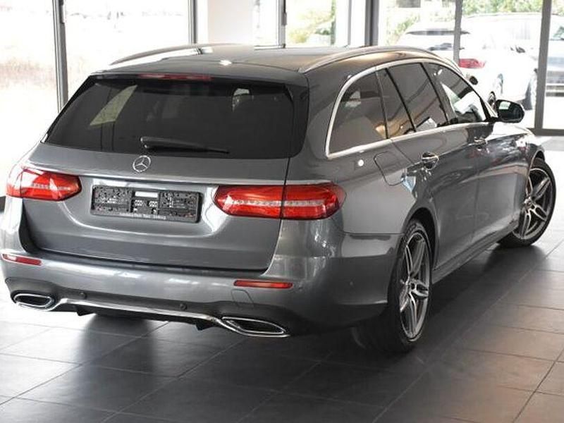 Gebraucht Mercedes E220 AMG line 194 PS (142 kW) 2019 Grau Kombi