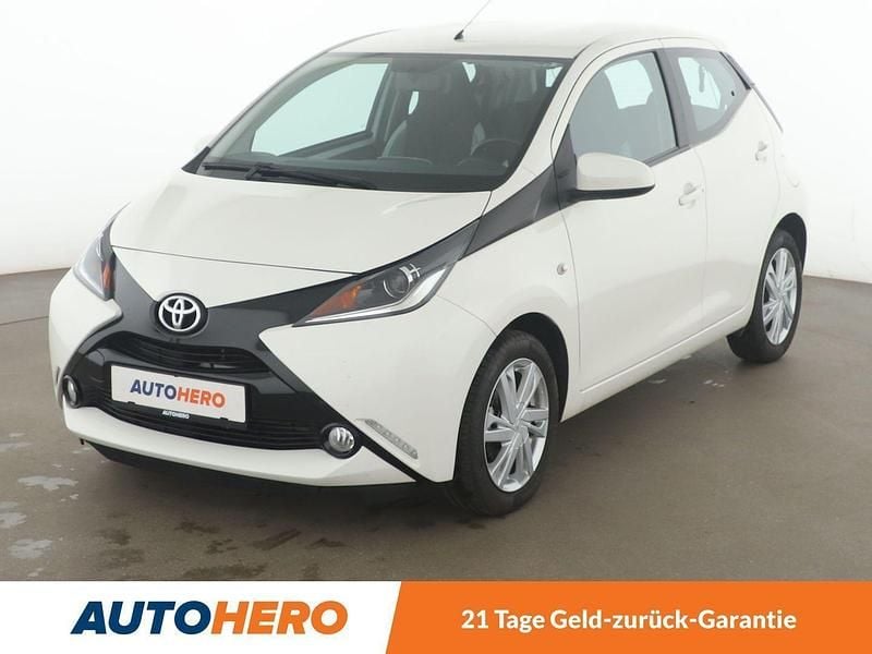 Weiß Gebraucht 2018 Toyota Aygo X-play Kleinwagen | 12.720 € (Fairer Preis) - Bild 1/3