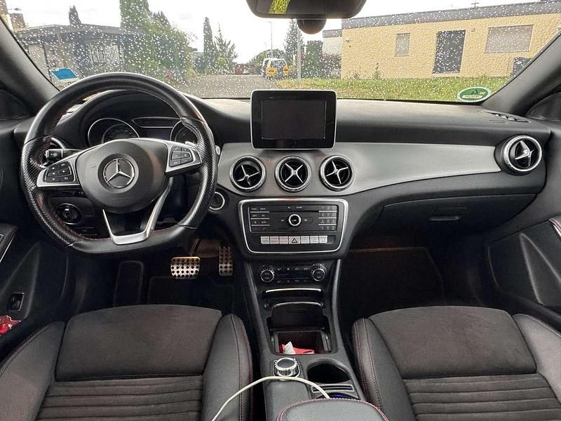 Gebraucht Mercedes CLA220 184 PS (135 kW) 2017 Weiß Limousine