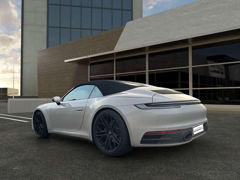 Gebraucht Porsche 992 385 PS (283 kW) 2021 Kreide Cabrio