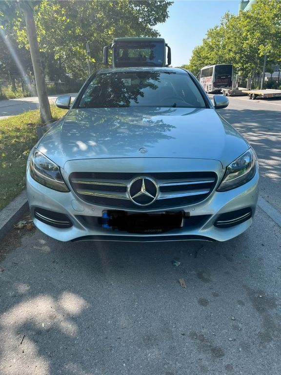 Grau Gebraucht 2014 Mercedes C180 Limousine | 9.500 € (Superpreis) - Bild 1/4