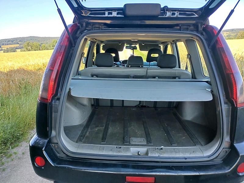 Schwarz Gebraucht 2003 Nissan X-Trail SUV | 3.000 € - Bild 1/4