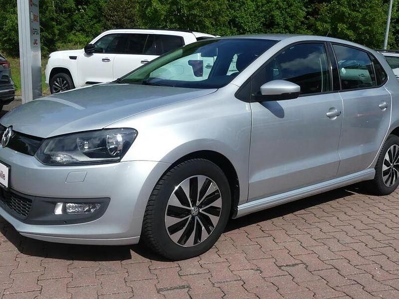 Silber Gebraucht 2017 VW Polo Limousine | 8.990 € (Fairer Preis) - Bild 1/4