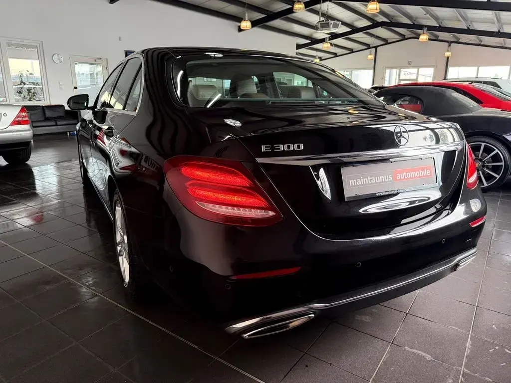 Gebraucht Mercedes E300 245 PS (180 kW) 2017 Schwarz Limousine