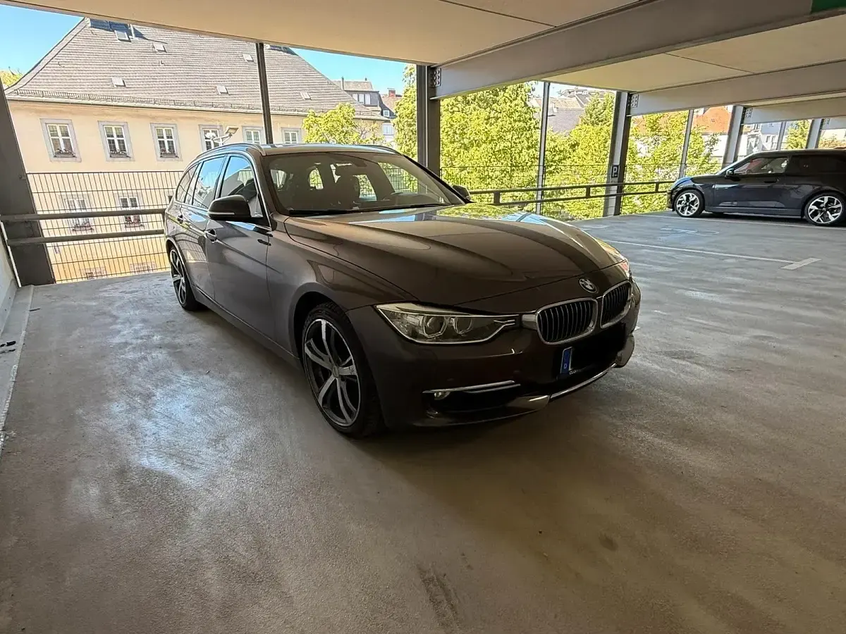 Gebraucht BMW 320 Luxury Line 184 PS (135 kW) 2013 Braun Kombi