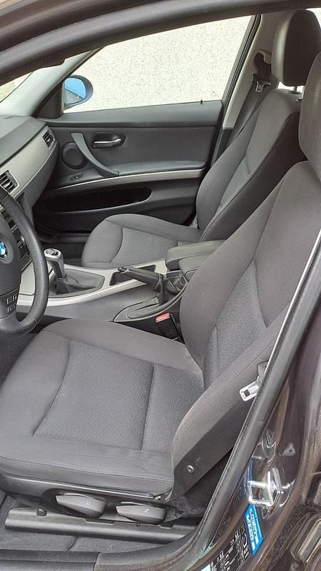 Gebraucht BMW 325 218 PS (160 kW) 2008 Limousine