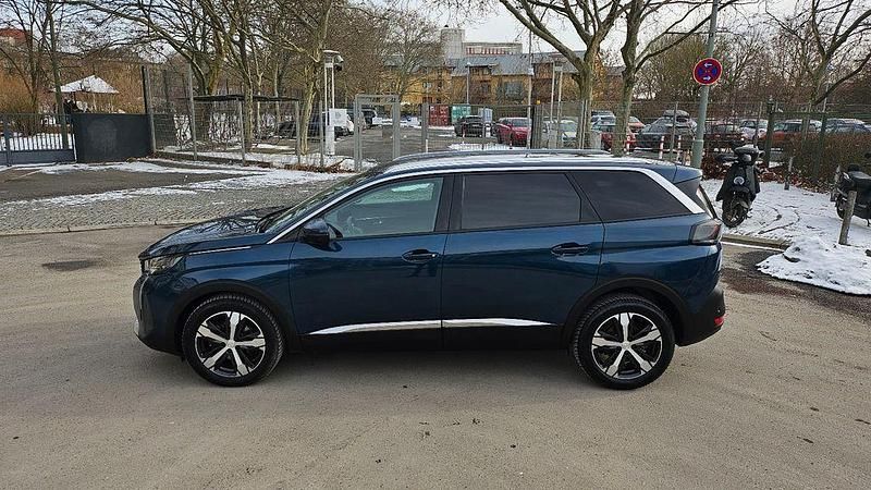 Gebraucht Peugeot 5008 Allure 131 PS (96 kW) 2021 Blau celebes SUV