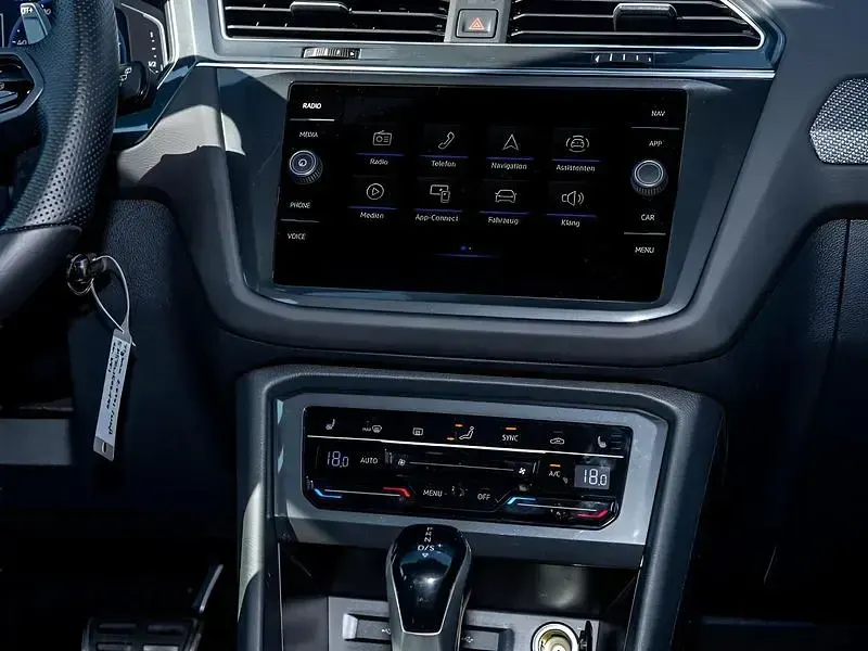Gebraucht VW Tiguan R 320 PS (235 kW) 2024 Weiß SUV