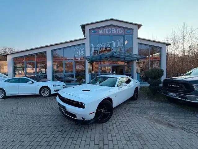 Second-hand Dodge Challenger 309 CP (227 kW) 2019 Alb Coupe
