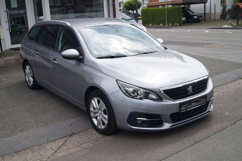 Gebraucht Peugeot 308 SW Active 131 PS (96 kW) 2020 Gris artense Kombi